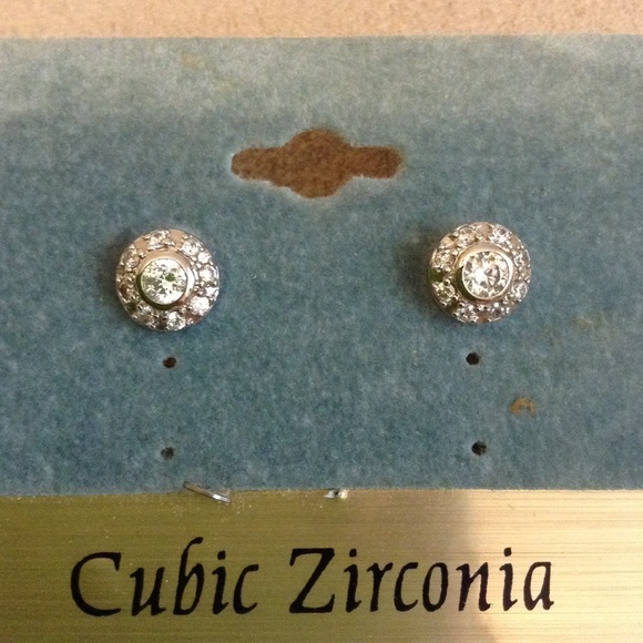Kleo CZ earrings stud halo - Picture 1 of 4